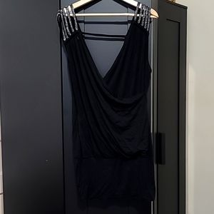 XXI BLACK DRESS WITH SILVER SEQUINS ON THE SHOULDERS.